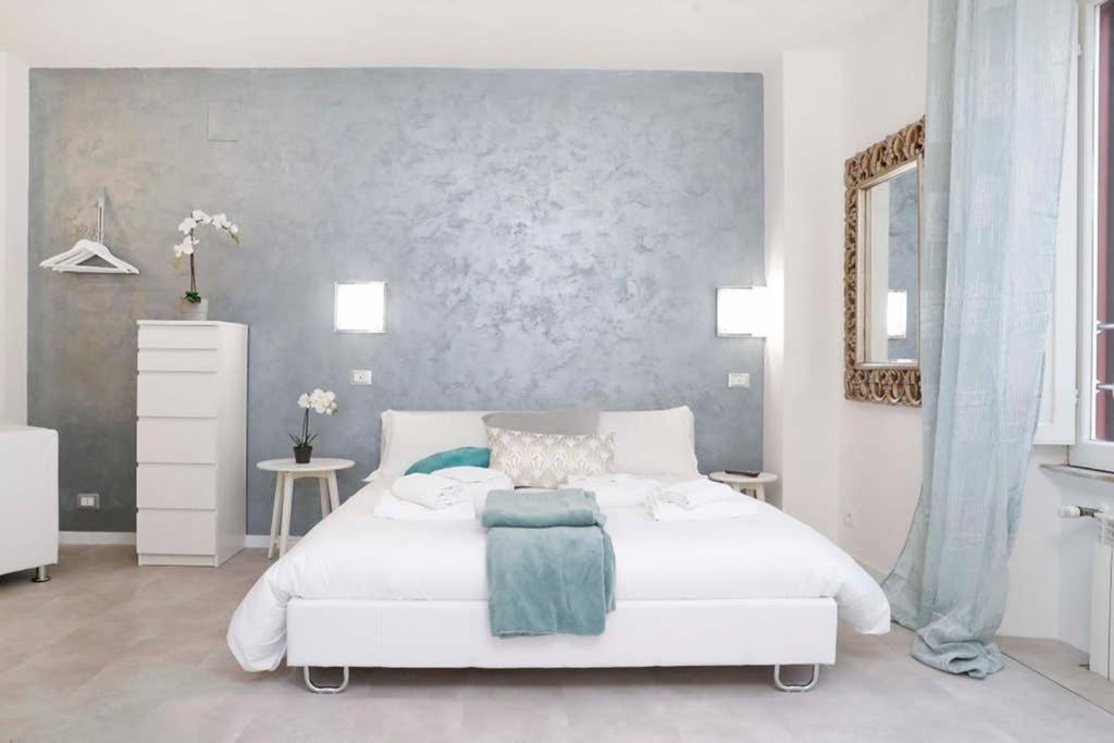 White Panoramic Jacuzzi Suite Trastevere - Top Collection Roma Exterior foto